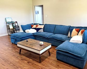 The Little Lyla House - Cute home in Waxahachie on acre + with EV charging - Waxahachie - Salon