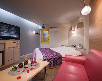 Hotel Xio - Kasama - Habitación