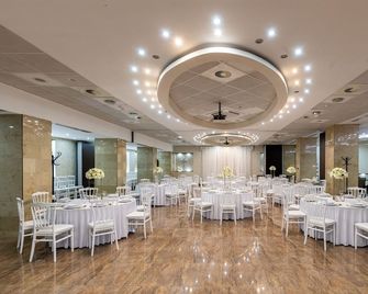 Bástya Konferencia és Wellness - Miskolc - Sala de banquetes