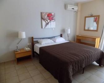 Hotel Arethousa - Loutra Edipsou - Habitación