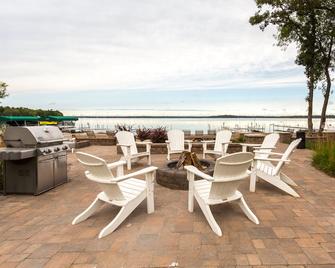 Ace Gull Lake Location w/ Cornhole sand area perfect for game night - Nisswa - Balcón