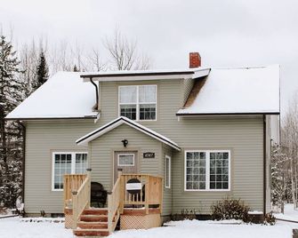 The Hermantown Hangout - Duluth - Edificio