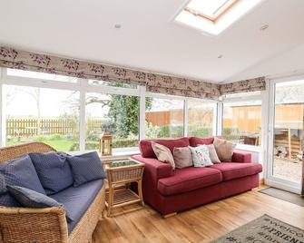 Grange Farm Cottage - Spalding - Living room
