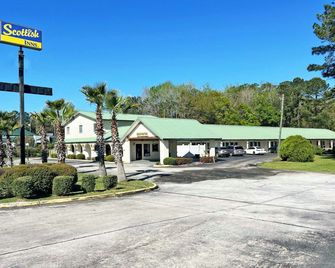 سكوتيش إنز - ريتشموند هيل - مبنى