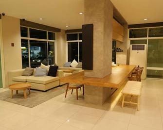 The Royal Bee Aparthotel Don Mueang International Airport - Bangkok - Lobby