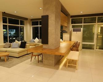 The Royal Bee Aparthotel Don Mueang International Airport - Bangkok - Lobby