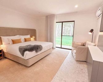 Chambr\xE9 Estate Suite 2 - experience elegant luxury - Margaret River - Schlafzimmer