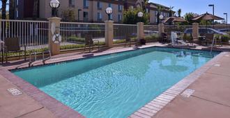 Hampton Inn & Suites Woodland-Sacramento Area - Woodland - Zwembad