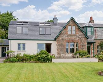 4 bedroom accommodation in Corpach, near Fort William - Banavie - Building