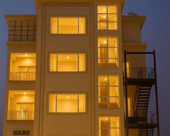Xenious Opulent Hamirpur - Hamīrpur - Building