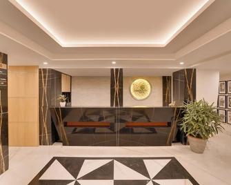 Lemon Tree Hotel, Centre Point, Jamshedpur - Jamshedpur - Lobby