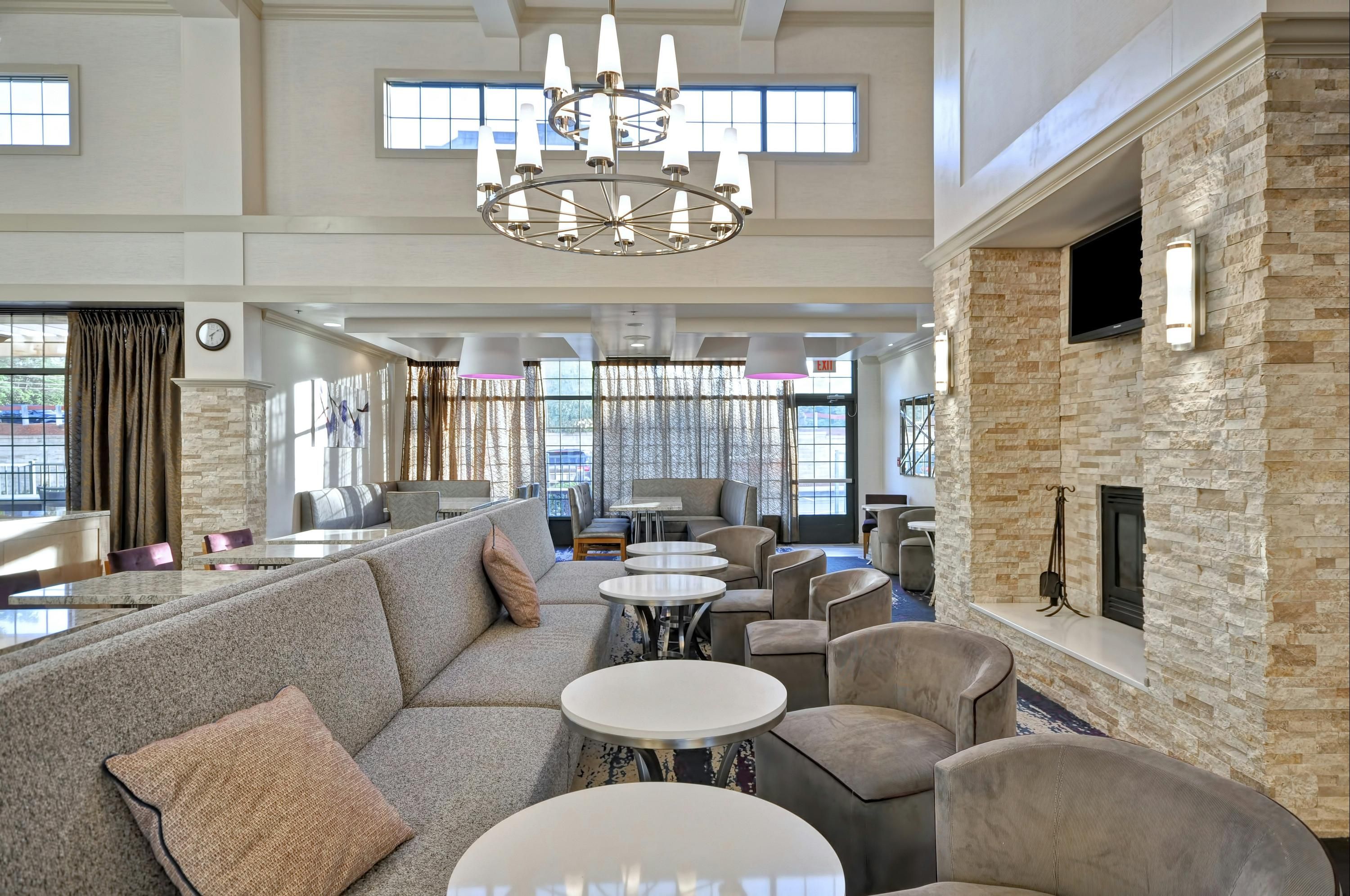 Homewood Suites by Hilton Boston - Peabody - Peabody - Area lounge