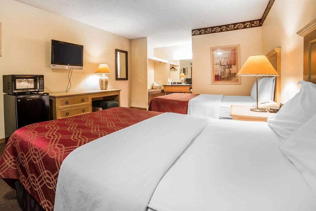 Econo Lodge Inn & Suites Kalispell - Glacier National Park Gateway