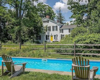 Historic 1802 Farmhouse Near Litchfield & Skiing - Goshen - Bazén