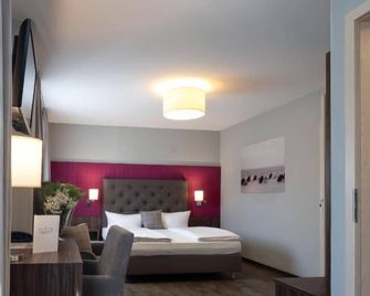 Romantik Landhotel 3Kronen - Adelsdorf