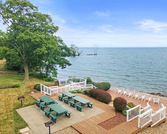 Kelleys Island Venture Resort - Kelleys Island