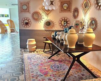 Siglo Suites at The Residences at Commonwealth - Quezon City - Living room