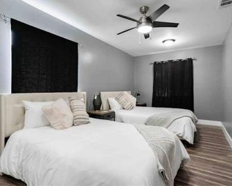 Spotless,spacious,spool, Gaslamp, Free Parking, Beaches, World Cup - San Diego - Bedroom