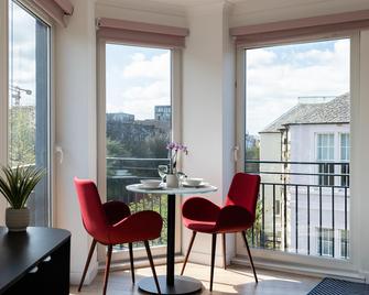 Premier Suites Plus Edinburgh Fountain Court - Edinburgh - Balcony