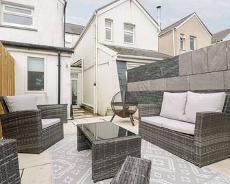 76A Mackworth Road - Porthcawl - Patio