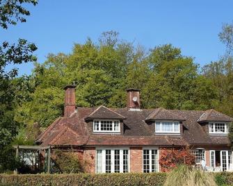 Grandwood House - Chichester - Building