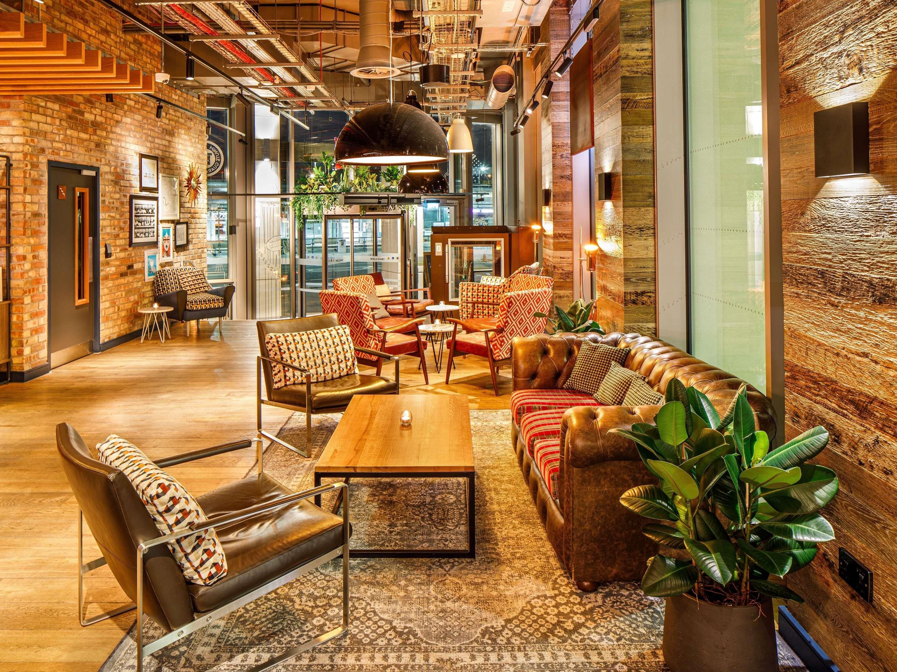 إيبيس لندن كانينغ تاون - لندن - بار