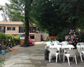 Hostellerie du Loup - Villeneuve-Loubet - Binnenhof