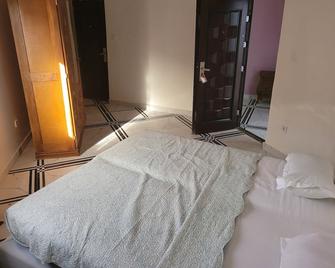 Chez Medzo - Toubab Dialaw - Habitación