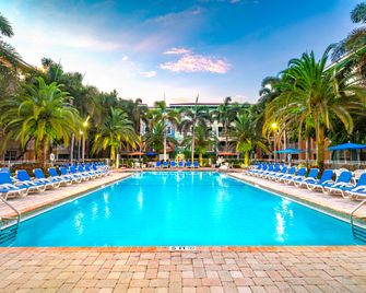 Mizner Place at Weston Town Center - Weston - Bazén