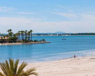 Apartment Xara Torres, at the Beach of Alcudia - Alcudia - Strand