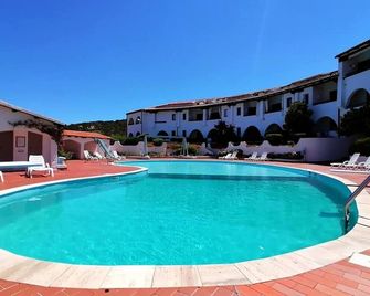 Large and comfortable three-room apartment in a residence with swimming pool, Costa Smeralda - Baia Sardinia - Pool
