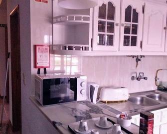 Alecrim Apartment | Alecrim & Rosmaninho Guest House - Pinhel - Kitchen
