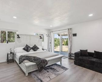 New! Desert Mountain Escape With Private Hot Tub - Tehachapi - Habitación