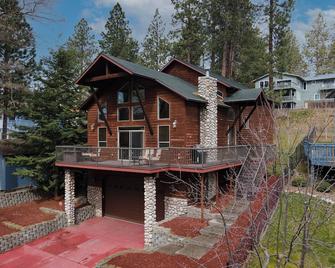Spacious 4-bedroom house in charming Liberty Lake, perfect for entertaining - Liberty Lake - Building