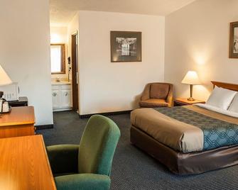 Econo Lodge Inn & Suites - Hoquiam - Schlafzimmer