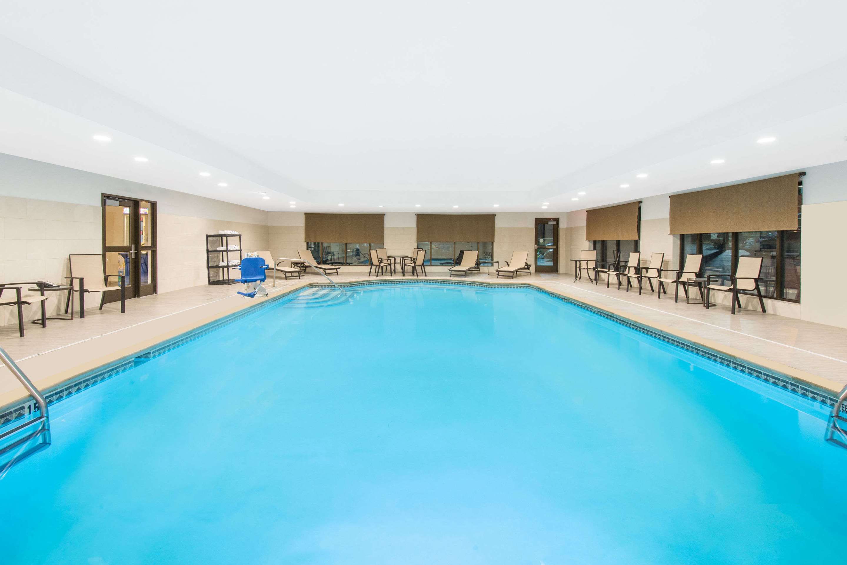 Wingate by Wyndham Niagara Falls - Niagara Falls - Πισίνα