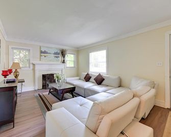 5 Mi to Uptown Charlotte Hideaway with Yard - Charlotte