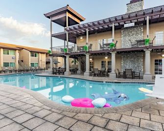 Anaheim | Romantic Disney Retreat | Pool + Parks - Anaheim - Pool
