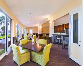 Holiday Inn Express Hotel & Suites Brownsville - בראונסוויל - מסעדה