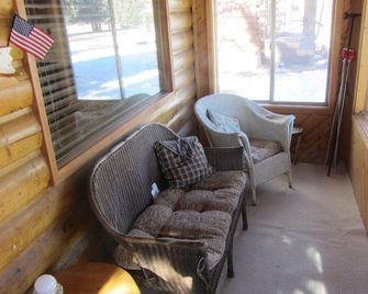 Forest View - 4 bedroom, skiing, fishing, hiking, wildlife. STR permit #1061 - South Fork - Huiskamer