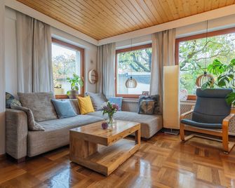 Home port Hanover, 140 sqm house with pool, sauna and garden - Hannover - Sala de estar