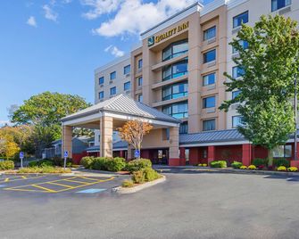 Quality Inn Boston-Revere - Revere - Gebouw