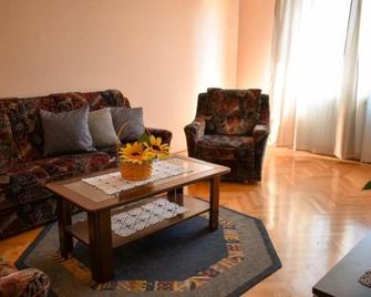 Holiday Apartment Vrsar - Vrsar - Wohnzimmer