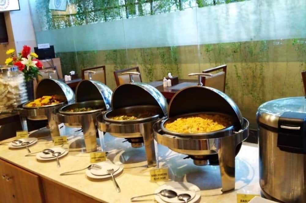 Hotel Namira Syariah Pekalongan - Pekalongan - Buffet