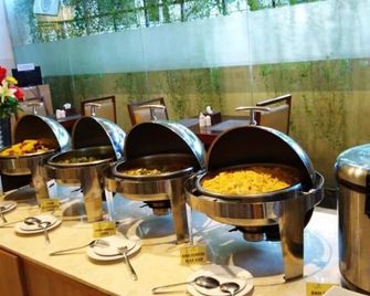 Hotel Namira Syariah Pekalongan - Pekalongan - Buffet