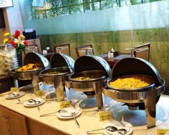 Hotel Namira Syariah Pekalongan - Pekalongan - Buffet