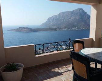 George - Mirties - Balkon
