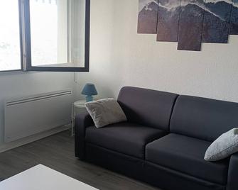 Charmant Studio 4 Personnes Labellisé Deux Étoiles - Saint-Lary-Soulan - Wohnzimmer