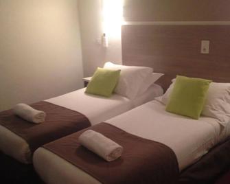 Hotel Cote Patio - Nimes - Phòng ngủ