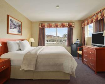 Days Inn by Wyndham Vancouver Airport - Richmond - Bedroom